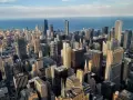 Vista aérea de Chicago, ideal para planificar qué ver en Chicago en 3 días. Rascacielos y el lago Míchigan.