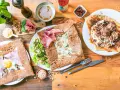 Deliciosas crepas saladas y dulces, perfectas para saber dónde comer en París. Una opción para cada gusto.