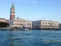 Vista del Gran Canal de Venecia con el Palacio Ducal y el Campanario. Ideal para tu Venezia unica city pass.