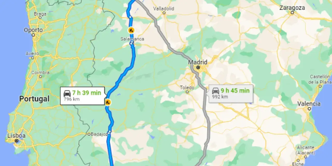 Mapa de rutas en coche por España baratas, mostrando un trayecto de 7h 39min desde Portugal a Salamanca y otro de 9h 45min a Madrid.