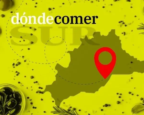 Mapa de Málaga con un pin rojo, indicando dónde comer en Frigiliana. Ingredientes como aceitunas y romero rodean el diseño.