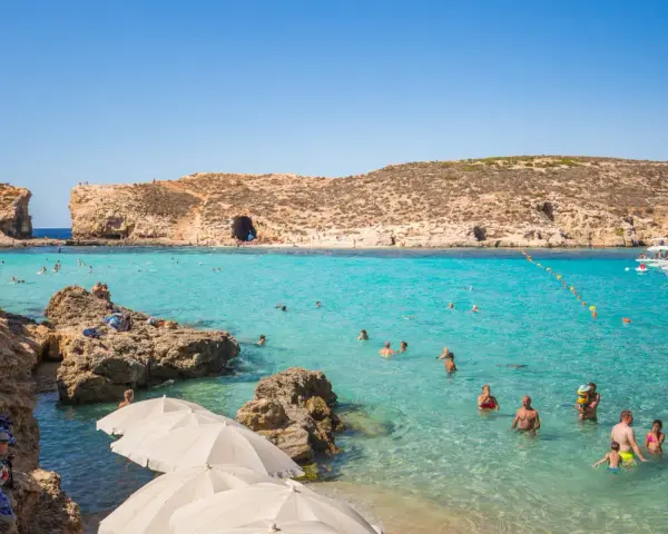 Un día perfecto para nadar y disfrutar del sol en Malta. ¡Ideal para tu itinerario de qué ver en Malta en 5 días!