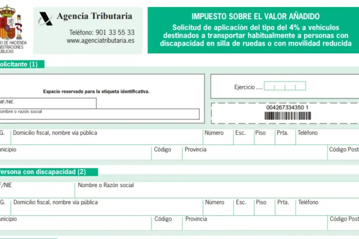Formulario de la Agencia Tributaria para solicitar el tipo reducido del 4% de IVA en la compra de un coche para personas con movilidad reducida.