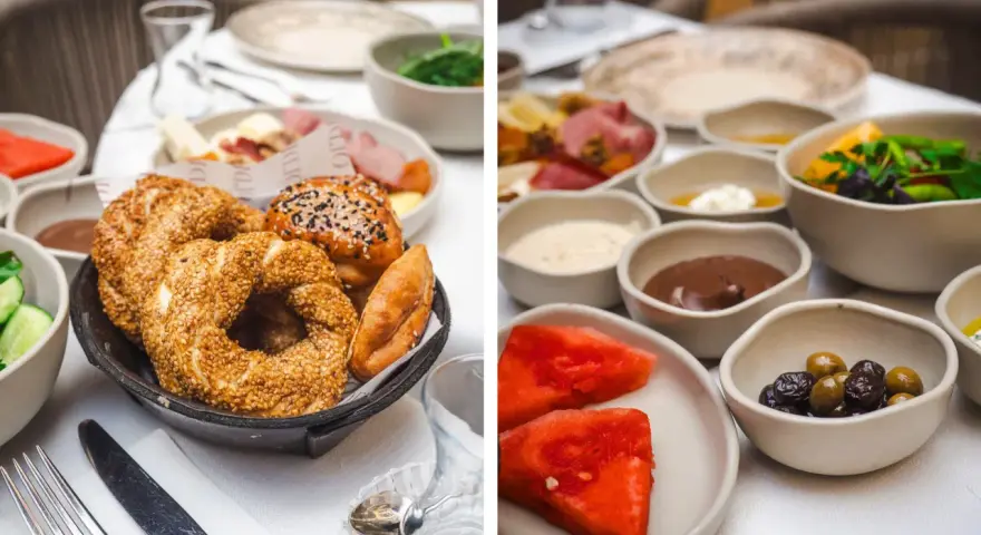 Desayuno turco con simit, aceitunas, fruta y dulces. ¡Una delicia para saber dónde comer en Estambul!