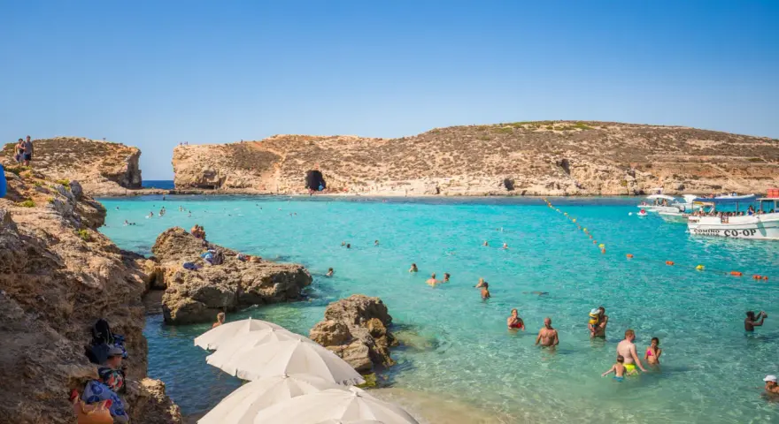 Un día perfecto para nadar y disfrutar del sol en Malta. ¡Ideal para tu itinerario de qué ver en Malta en 5 días!