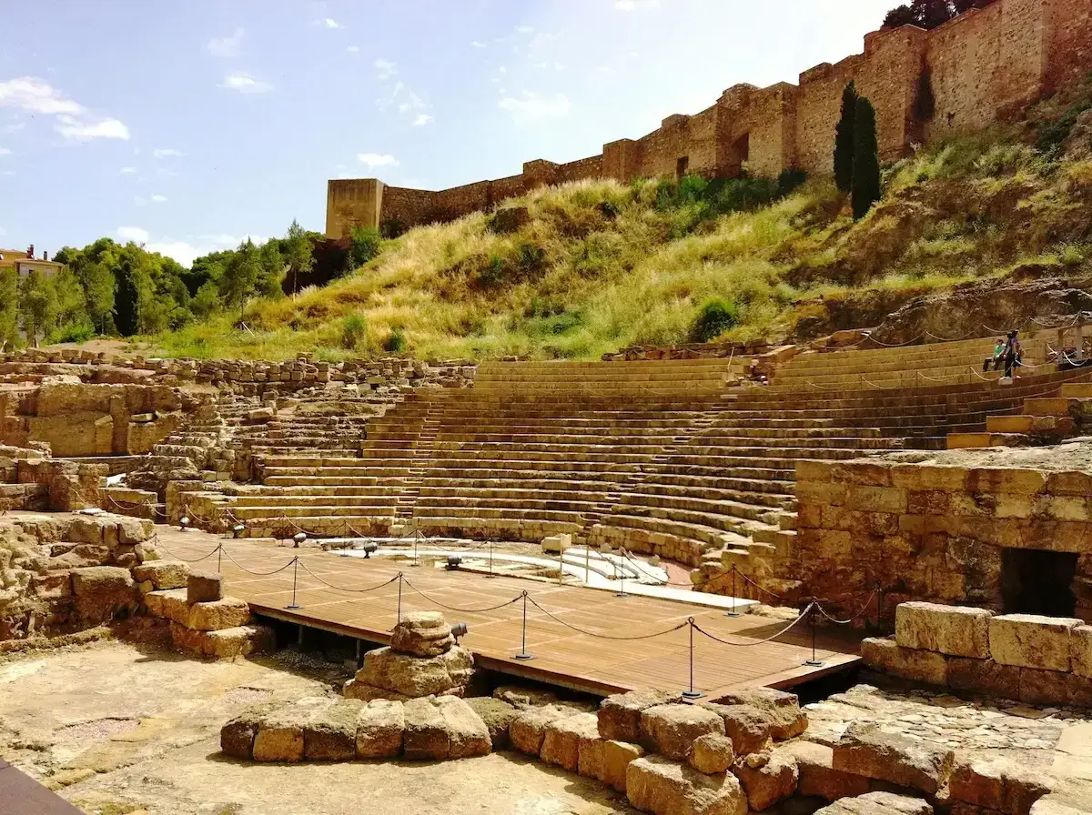 Teatro romano y Alcazaba, imprescindibles que ver en M&aacute;laga en 2 d&iacute;as.
